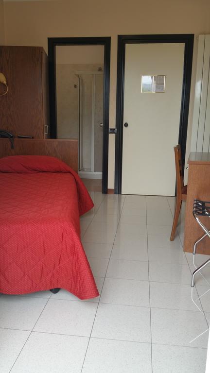 Hotel 5 Vie Almenno San Salvatore Δωμάτιο φωτογραφία