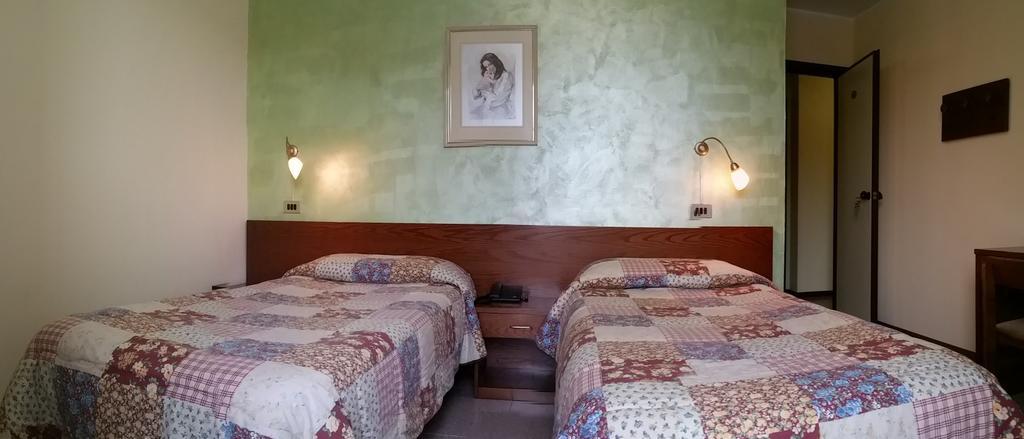 Hotel 5 Vie Almenno San Salvatore Δωμάτιο φωτογραφία