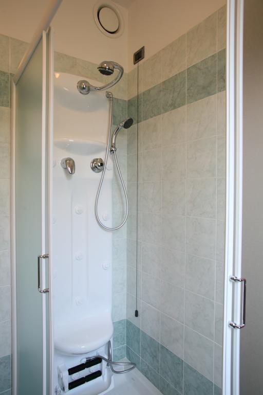 Hotel 5 Vie Almenno San Salvatore Δωμάτιο φωτογραφία